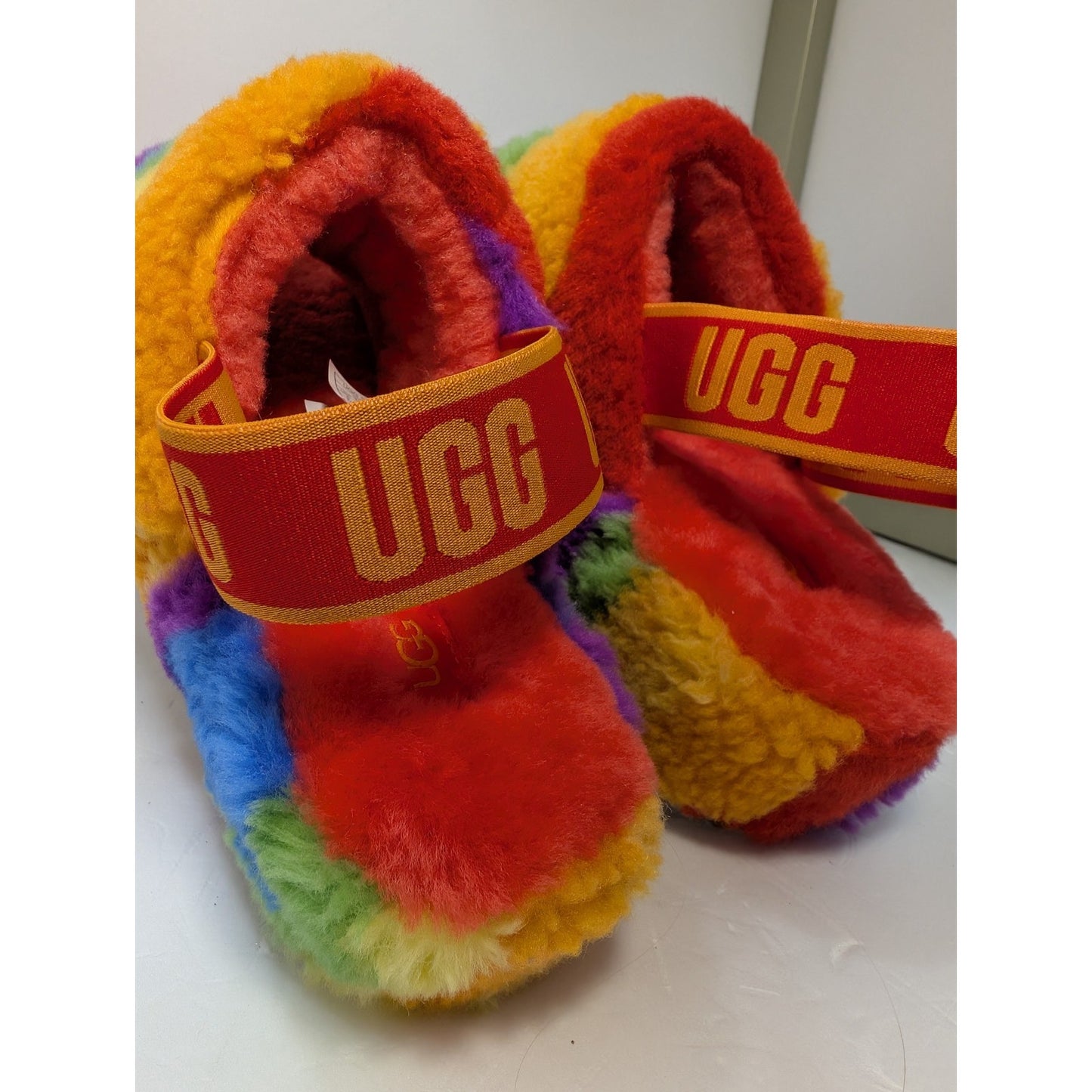 Women's UGG FLUFF SLIDES YEAH RAINBOW PLATFORM SLIPPERS SIZE 9 NWOT