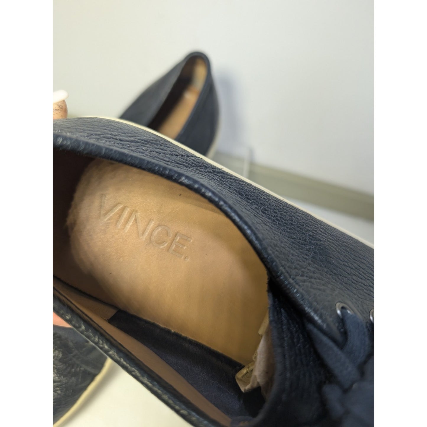 Men's Vince Low Profile Sneakers in Navy Blue Leather Size 10 Shoe Orig $250
